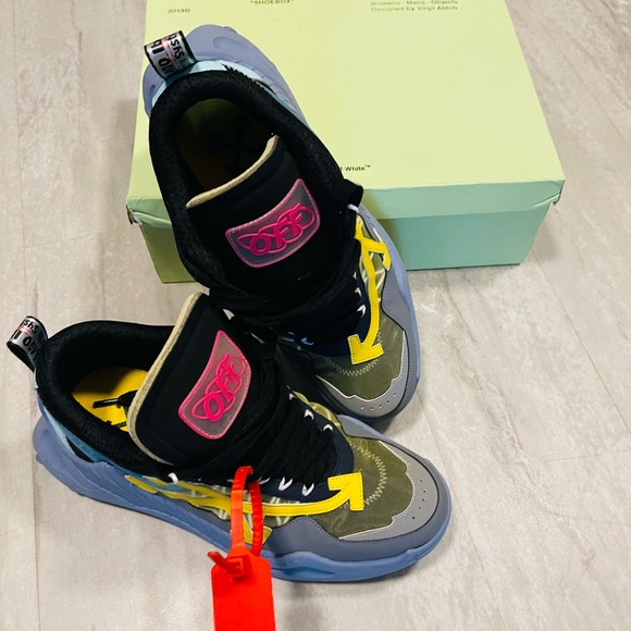 Off-white sneakers - Picture 4 of 16